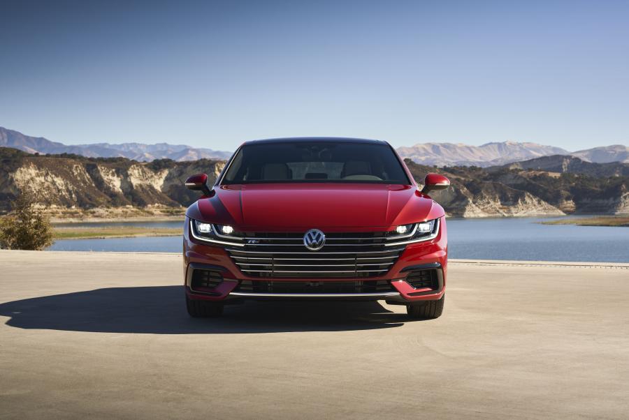  Volkswagen Arteon 4Motion R-Line 2019 года  (NA) (фото 18 из 40)